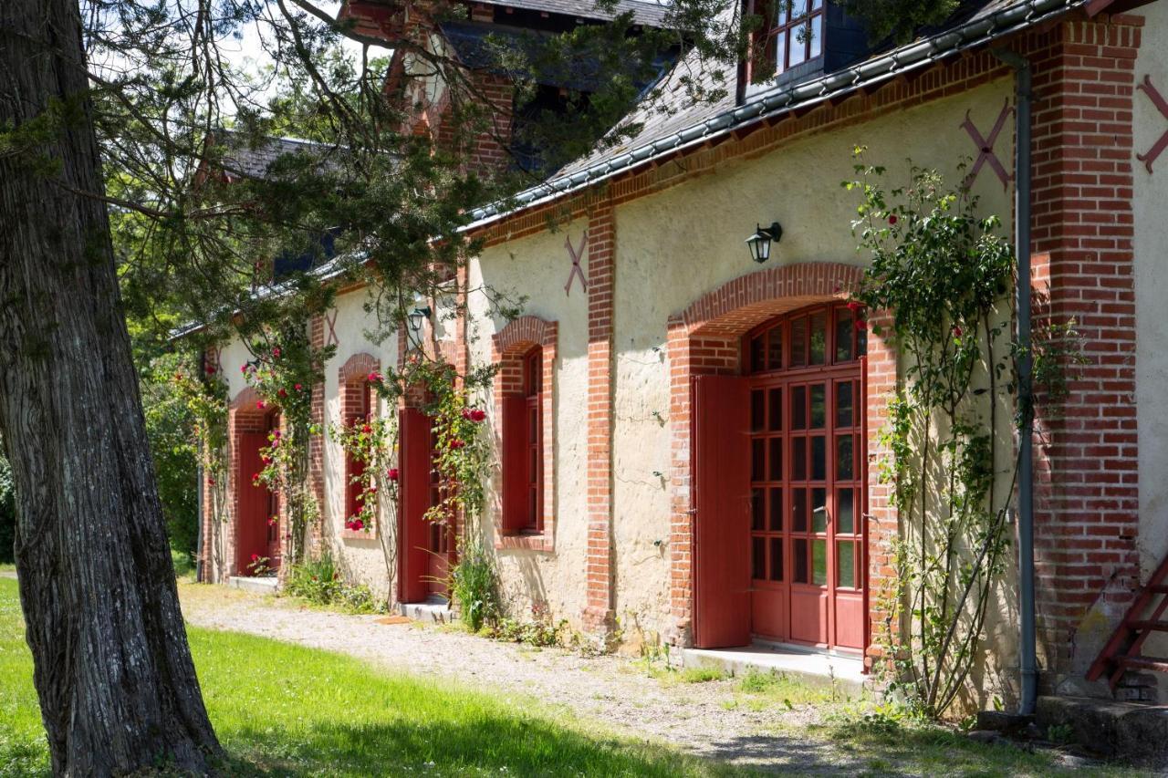 Domaine De La Trigaliere Villa Ambillou Bagian luar foto